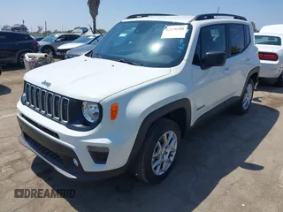 2022 Jeep Renegade Latitude with VIN ZACNJDB14NPN69500, listed as a IAAI auction lot 42478288 with 30,747 mi miles and . Bid and sale history available at DreamBid. Image 19.
