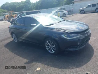 2016 Chrysler 200 S z VIN 1C3CCCBB7GN179837, wystawiony jako IAAI lot #42279276 z przebiegiem 158 642 mil mil oraz . Historia ofert i sprzedaży dostępna na DreamBid. Obrazek 1.