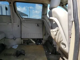2006 Chrysler Town & Country LWB Touring with VIN 2A8GP54LX6R916753, listed as a Copart auction lot 84253744 with 204,621 mi miles and Non Repairable. Bid and sale history available at carsss.com. Image 12.