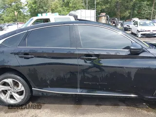 2018 Honda Accord EX-L z VIN 1HGCV1F58JA089787, wystawiony jako IAAI lot #37444060 z przebiegiem 40 195 mil mil oraz . Historia ofert i sprzedaży dostępna na DreamBid. Obrazek 13.