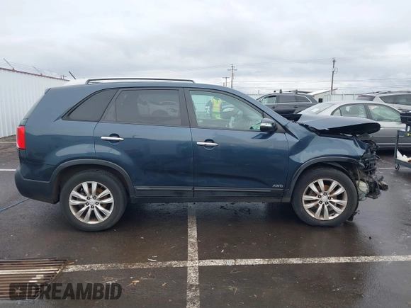 2011 Kia Sorento LX with VIN 5XYKTDA2XBG078239, listed as a IAAI auction lot 41474123 with 198,978 mi miles. Bid and sale history available at carsss.com. Image 14.