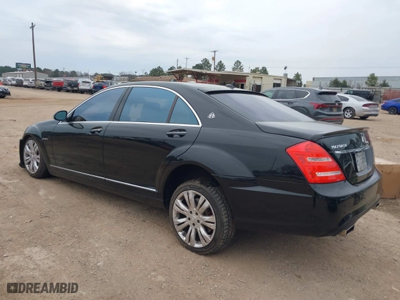 2009 Mercedes-Benz S-Class 5.5L V8 with VIN WDDNG86X19A265348, listed as a IAAI auction lot 41363842 with 126,587 mi miles. Bid and sale history available at carsss.com. Image 3.