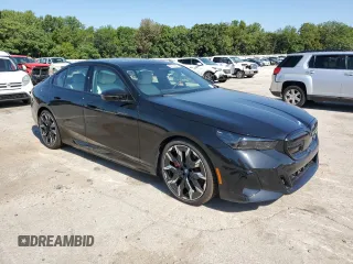 2024 BMW i5 M60 z VIN WBY43FK09RCR58587, wystawiony jako Copart lot #67396684 z przebiegiem 387 mil mil oraz Szkody całkowita. Historia ofert i sprzedaży dostępna na DreamBid. Obrazek 4.