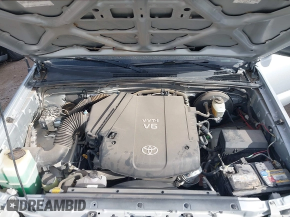 2005 Toyota Tacoma PreRunner with VIN 3TMKU72N45M003048, listed as a IAAI auction lot 41789059 with 87,310 mi miles. Bid and sale history available at carsss.com. Image 10.