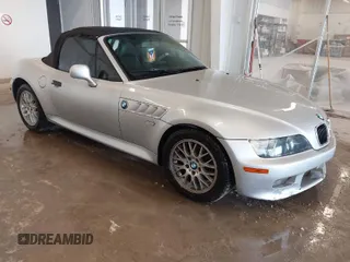 2001 BMW Z3 2.5 z VIN WBACN33431LM00114, wystawiony jako IAAI lot #41689600 z przebiegiem 91 636 mil mil oraz . Historia ofert i sprzedaży dostępna na DreamBid. Obrazek 1.