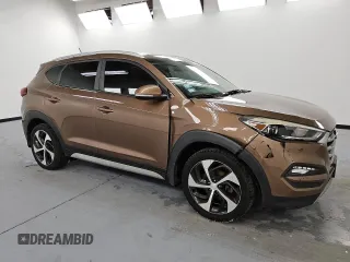2017 Hyundai Tucson Sport z VIN KM8J3CA22HU415298, wystawiony jako Copart lot #57496495 z przebiegiem 67 475 mil mil oraz Czysty tytuł • Clean title. Historia ofert i sprzedaży dostępna na DreamBid. Obrazek 4.