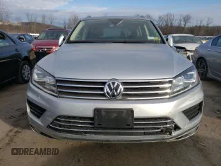 2017 Volkswagen Touareg Sport with VIN WVGEF7BP1HD006980, listed as a Copart auction lot 37464813 with Not Provided miles and . Bid and sale history available at DreamBid. Image 5.