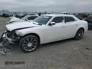 2010 Chrysler 300 with VIN 2C3CA2CV0AH328470, listed as a Copart auction lot 45725835 with 168,192 mi miles and Salvage Title. Bid and sale history available at carsss.com. Image 1.