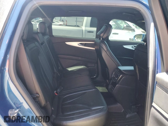 2020 Lincoln Nautilus Standard with VIN 2LMPJ6J92LBL18863, listed as a Copart auction lot 56599405 with 48,686 mi miles and Salvage title. Bid and sale history available at DreamBid. Image 11.