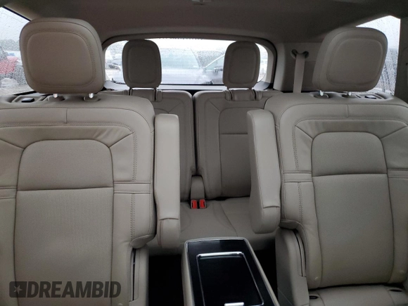 2021 Lincoln Aviator Reserve with VIN 5LM5J7WC4MGL17718, listed as a Copart auction lot 43180165 with 68,596 mi miles and Clean title. Bid and sale history available at DreamBid. Image 10.