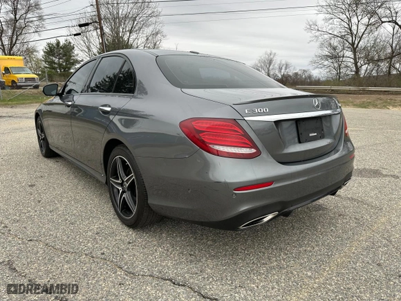 2018 Mercedes-Benz E-Class E 300 with VIN WDDZF4KB5JA308715, listed as a Copart auction lot 54273705 with 181,480 mi miles and Clean Title. Bid and sale history available at carsss.com. Image 3.