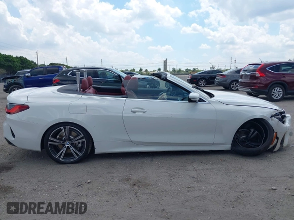 2024 BMW 4 Series 430i z VIN WBA23AT05RCP25894, wystawiony jako IAAI lot #41895019 z przebiegiem 7362 mil mil oraz . Historia ofert i sprzedaży dostępna na DreamBid. Obrazek 13.