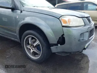 2007 Saturn VUE V6 z VIN 5GZCZ53487S824615, wystawiony jako IAAI lot #41928510 z przebiegiem 205 451 mil mil oraz . Historia ofert i sprzedaży dostępna na DreamBid. Obrazek 13.