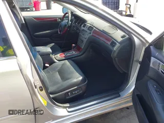 2005 Lexus ES 350 with VIN JTHBA30G955112891, listed as a IAAI auction lot 42170910 with 199,984 mi miles and . Bid and sale history available at DreamBid. Image 5.