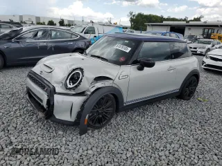 2022 MINI Hardtop Cooper S z VIN WMW53DH06N2S21412, wystawiony jako Copart lot #61876185 z przebiegiem Nie podano mil oraz Szkoda całkowita • Salvage title. Historia ofert i sprzedaży dostępna na DreamBid. Obrazek 1.
