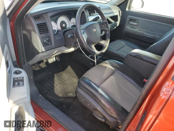 2008 Dodge Dakota z VIN 1D7HW62K78S501945, wystawiony jako Copart lot #46787265 z przebiegiem 148 742 mil mil oraz Szkoda całkowita • Salvage title. Historia ofert i sprzedaży dostępna na DreamBid. Obrazek 8.