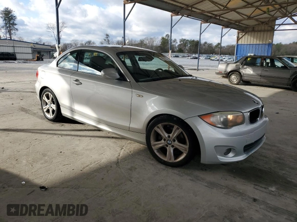 2013 BMW 1 Series 128i with VIN WBAUP7C51DVP24864, listed as a Copart auction lot 86905314 with 136,975 mi miles and Salvage Title. Bid and sale history available at carsss.com. Image 4.