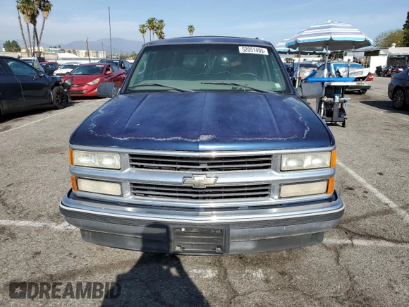 1999 Chevrolet Suburban with VIN 3GNEC16RXXG254126, listed as a Copart auction lot 52051405 with 113,554 mi miles and Clean title. Bid and sale history available at DreamBid. Image 5.