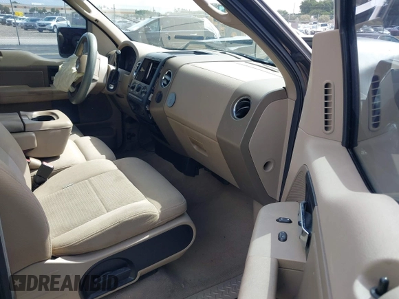 2006 Ford F-150 XLT с VIN 1FTPW12556FA47557, выставлен на аукционе IAAI как лот 42657262 с пробегом Не указан миль и . История ставок и продаж доступна на DreamBid. Изображение 5.