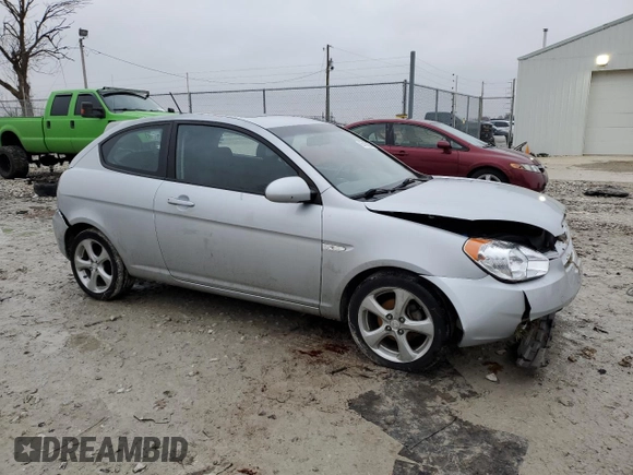 2008 Hyundai Accent SE z VIN KMHCN36C28U098322, wystawiony jako Copart lot #85439204 z przebiegiem 73 280 mil mil oraz Czysty tytuł • Clean title. Historia ofert i sprzedaży dostępna na DreamBid. Obrazek 4.