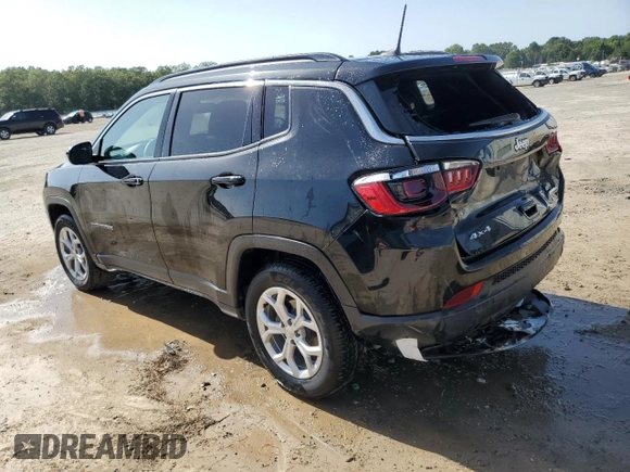 2024 Jeep Compass Latitude z VIN 3C4NJDBN2RT109871, wystawiony jako Copart lot #65576335 z przebiegiem 43 598 mil mil oraz Czysty tytuł • Clean title. Historia ofert i sprzedaży dostępna na DreamBid. Obrazek 2.
