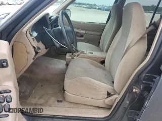 2000 Ford Explorer XLS z VIN 1FMZU62X4YZB47949, wystawiony jako Copart lot #82259804 z przebiegiem 127 673 mil mil oraz Nie do naprawy • Non repairable. Historia ofert i sprzedaży dostępna na DreamBid. Obrazek 7.