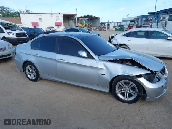 2007 BMW 3 Series 328i with VIN WBAVC53527FZ71572, listed as a IAAI auction lot 41948149 with 142,138 mi miles and . Bid and sale history available at carsss.com. Image 13.