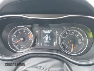 2019 Jeep Cherokee Altitude с VIN 1C4PJMLBXKD352384, выставлен на аукционе IAAI как лот 42059752 с пробегом 79 640 миль миль и . История ставок и продаж доступна на DreamBid. Изображение 7.