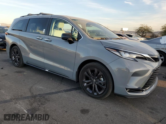 2024 Toyota Sienna XSE with VIN 5TDDRKEC6RS182951, listed as a Copart auction lot 86314004 with 7,292 mi miles and Salvage Title. Bid and sale history available at carsss.com. Image 4.