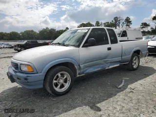 1995 GMC Sonoma with VIN 1GTCS19Z0S8507936, listed as a Copart auction lot 71762374 with 206,559 mi miles and Salvage Title. Bid and sale history available at carsss.com. Image 1.