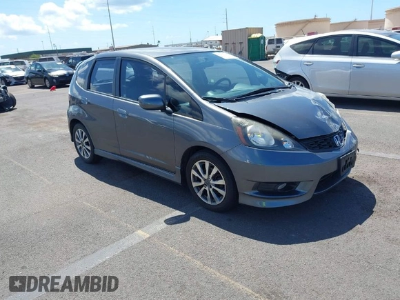 2013 Honda Fit Sport with VIN JHMGE8H5XDC038269, listed as a IAAI auction lot 41937182 with 43,902 mi miles. Bid and sale history available at carsss.com. Image 1.