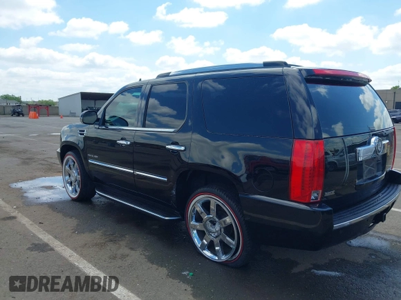 2010 Cadillac Escalade Luxury с VIN 1GYUCBEFXAR214311, выставлен на аукционе IAAI как лот 42140390 с пробегом 143 200 миль миль и . История ставок и продаж доступна на DreamBid. Изображение 3.