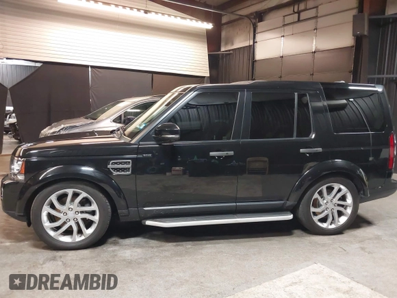 2016 Land Rover LR4 HSE with VIN SALAG2V67GA812949, listed as a IAAI auction lot 41478520 with 86,326 mi miles and . Bid and sale history available at DreamBid. Image 14.
