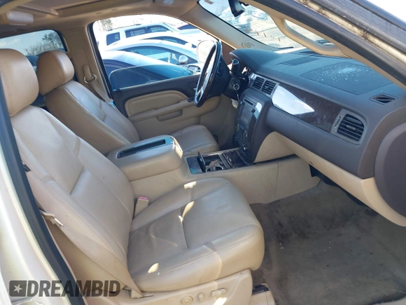 2013 GMC Yukon Denali with VIN 1GKS1EEF0DR121701, listed as a IAAI auction lot 41814818 with 137,177 mi miles. Bid and sale history available at carsss.com. Image 5.