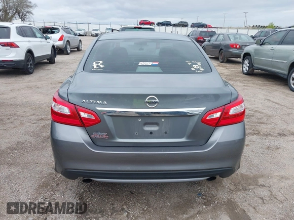 2017 Nissan Altima S z VIN 1N4AL3AP8HN364874, wystawiony jako IAAI lot #42124451 z przebiegiem 114 967 mil mil oraz . Historia ofert i sprzedaży dostępna na DreamBid. Obrazek 16.