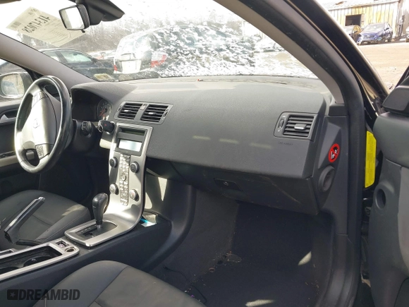 2008 Volvo V50 2.4L with VIN YV1MW382782377300, listed as a IAAI auction lot 41347028 with 157,982 mi miles. Bid and sale history available at carsss.com. Image 5.