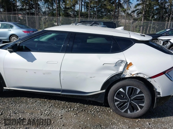 2022 Kia EV6 Wind with VIN KNDC3DLC5N5034110, listed as a IAAI auction lot 41667440 with 25,780 mi miles. Bid and sale history available at carsss.com. Image 6.