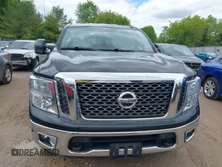 2017 Nissan Titan Platinum Reserve z VIN 1N6AA1E56HN522395, wystawiony jako IAAI lot #42333517 z przebiegiem 111 679 mil mil oraz . Historia ofert i sprzedaży dostępna na DreamBid. Obrazek 12.
