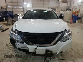 2018 Nissan Altima SV with VIN 1N4AL3AP7JC298321, listed as a Copart auction lot 82376203 with 70,376 mi miles and Non Repairable. Bid and sale history available at DreamBid. Image 5.