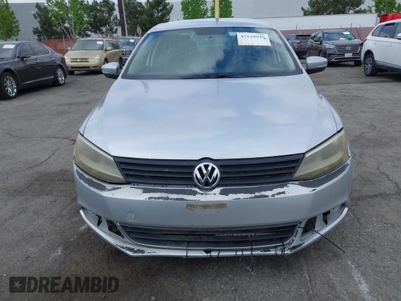 2013 Volkswagen Jetta Sedan SE with VIN 3VWDP7AJ5DM292211, listed as a IAAI auction lot 42129945 with 103,705 mi miles. Bid and sale history available at carsss.com. Image 6.