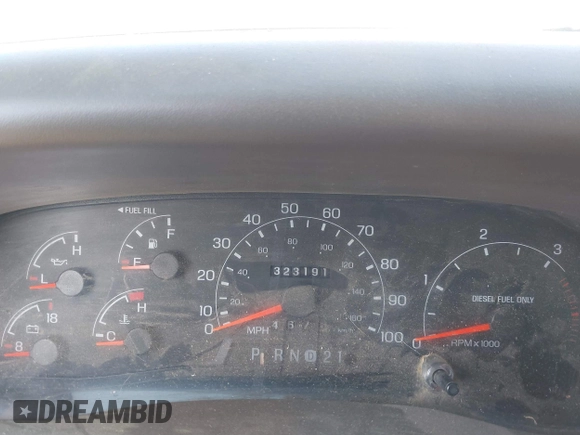 2000 Ford Super Duty F-250 XL with VIN 1FTNW21F5YEB57752, listed as a IAAI auction lot 40702428 with 323,191 mi miles. Bid and sale history available at carsss.com. Image 7.