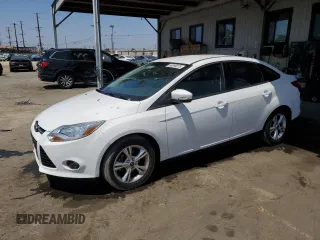 2013 Ford Focus SE with VIN 1FADP3F28DL218172, listed as a Copart auction lot 60896025 with 67,390 mi miles and Salvage title. Bid and sale history available at DreamBid. Image 1.