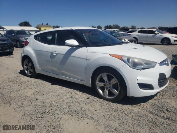 2015 Hyundai Veloster RE:FLEX with VIN KMHTC6AD2FU234047, listed as a Copart auction lot 70928094 with 111,729 mi miles and Clean Title. Bid and sale history available at carsss.com. Image 4.