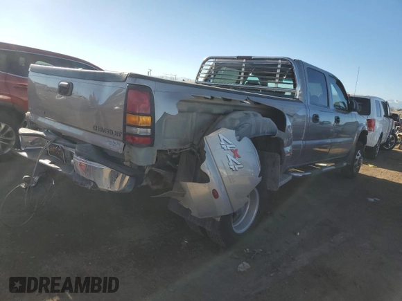 2001 Chevrolet Silverado 3500 LS with VIN 1GCJK33G71F148492, listed as a Copart auction lot 81808714 with 114,563 mi miles and Salvage Title. Bid and sale history available at carsss.com. Image 3.