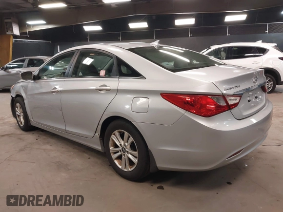 2013 Hyundai Sonata GLS z VIN 5NPEB4ACXDH620718, wystawiony jako IAAI lot #42450301 z przebiegiem 164 170 mil mil oraz . Historia ofert i sprzedaży dostępna na DreamBid. Obrazek 3.