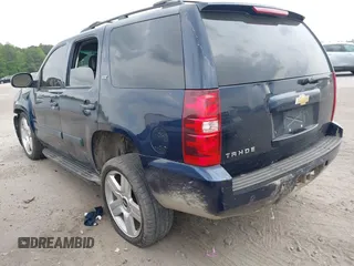 2007 Chevrolet Tahoe LT z VIN 1GNFC13067R201692, wystawiony jako IAAI lot #42084896 z przebiegiem 260 159 mil mil oraz . Historia ofert i sprzedaży dostępna na DreamBid. Obrazek 3.