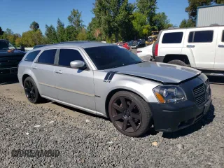 2006 Dodge Magnum R/T z VIN 2D4GV57296H252437, wystawiony jako Copart lot #70065884 z przebiegiem 243 487 mil mil oraz Szkoda całkowita • Salvage title. Historia ofert i sprzedaży dostępna na DreamBid. Obrazek 4.