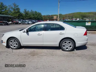 2011 Ford Fusion SE with VIN 3FAHP0HA5BR265484, listed as a IAAI auction lot 42095227 with 81,664 mi miles. Bid and sale history available at carsss.com. Image 14.