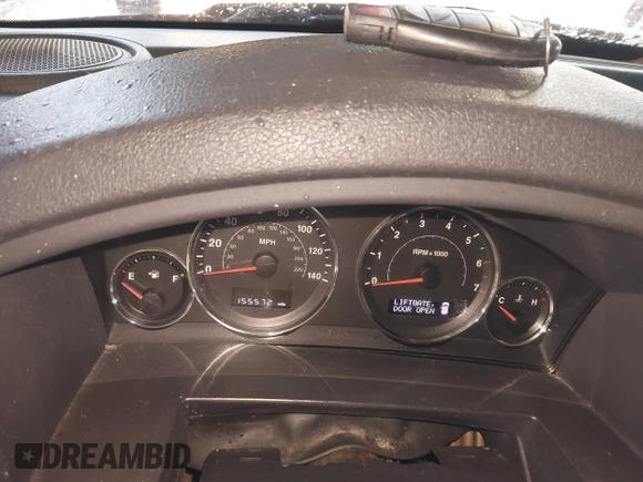 2008 Jeep Commander Sport z VIN 1J8HH48K08C167681, wystawiony jako IAAI lot #41822546 z przebiegiem 155 572 mil mil oraz . Historia ofert i sprzedaży dostępna na DreamBid. Obrazek 15.