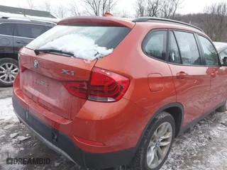 2015 BMW X1 xDrive28i with VIN WBAVL1C51FVY33650, listed as a IAAI auction lot 41400985 with 132,484 mi miles. Bid and sale history available at carsss.com. Image 20.